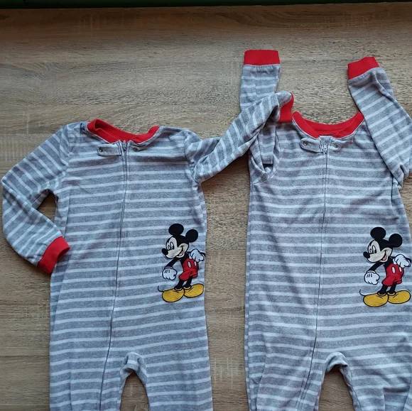 4 pairs Mickey pajamas 5t - Picture 2 of 16